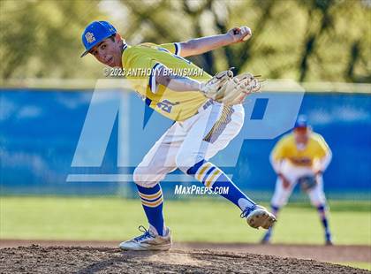 Thumbnail 3 in Rio Americano vs. Del Campo photogallery.