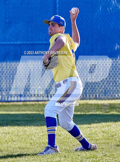 Thumbnail 3 in Rio Americano vs. Del Campo photogallery.