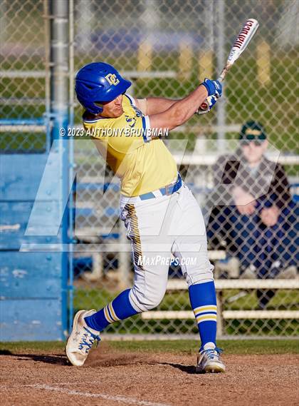 Thumbnail 3 in Rio Americano vs. Del Campo photogallery.