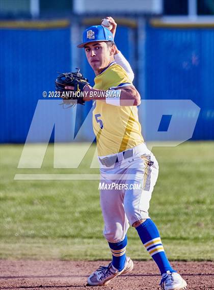 Thumbnail 2 in Rio Americano vs. Del Campo photogallery.