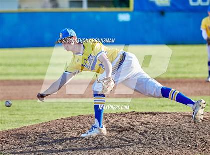 Thumbnail 2 in Rio Americano vs. Del Campo photogallery.