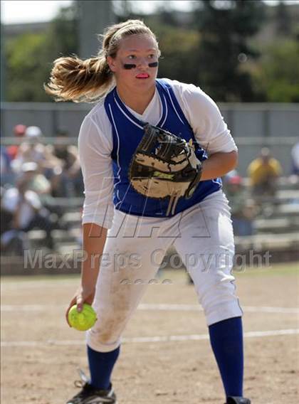 Thumbnail 3 in Gilroy vs. San Benito (CIF CCS D1 Final) photogallery.