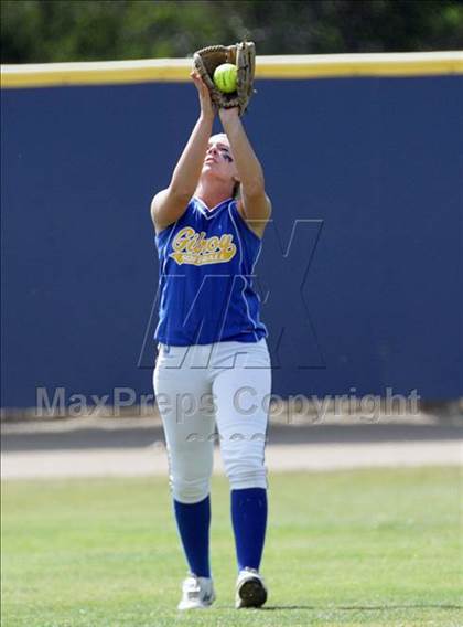Thumbnail 2 in Gilroy vs. San Benito (CIF CCS D1 Final) photogallery.