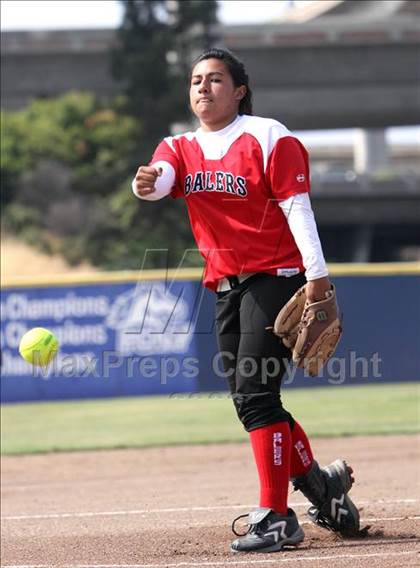 Thumbnail 1 in Gilroy vs. San Benito (CIF CCS D1 Final) photogallery.