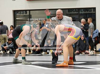 Thumbnail 3 in Roosevelt Invitational photogallery.