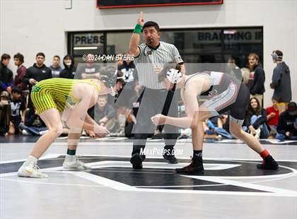 Thumbnail 3 in Roosevelt Invitational photogallery.