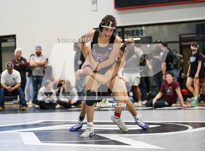 Thumbnail 3 in Roosevelt Invitational photogallery.