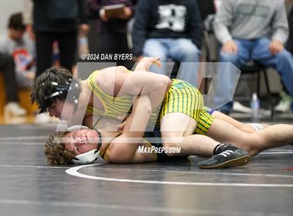 Thumbnail 3 in Roosevelt Invitational photogallery.