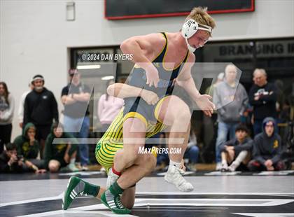 Thumbnail 3 in Roosevelt Invitational photogallery.