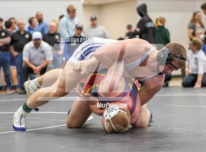 Thumbnail 3 in Roosevelt Invitational photogallery.
