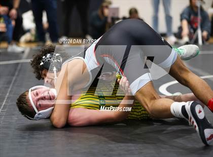Thumbnail 3 in Roosevelt Invitational photogallery.