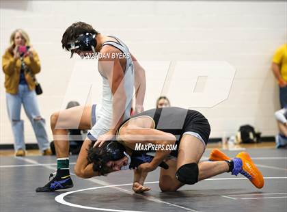 Thumbnail 2 in Roosevelt Invitational photogallery.