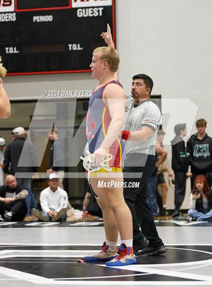 Thumbnail 3 in Roosevelt Invitational photogallery.