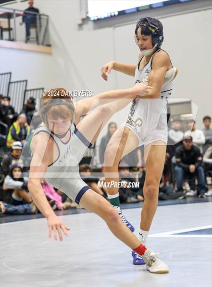 Thumbnail 3 in Roosevelt Invitational photogallery.