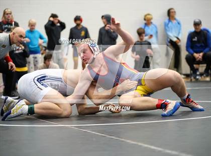 Thumbnail 3 in Roosevelt Invitational photogallery.