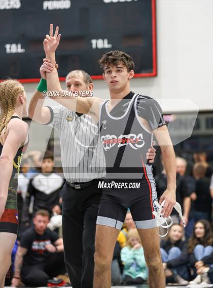 Thumbnail 3 in Roosevelt Invitational photogallery.