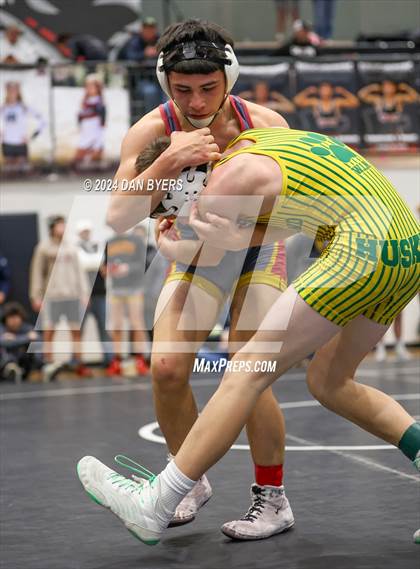 Thumbnail 3 in Roosevelt Invitational photogallery.