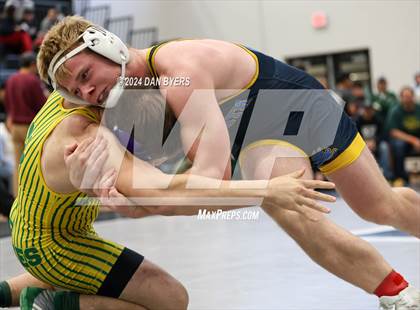 Thumbnail 1 in Roosevelt Invitational photogallery.