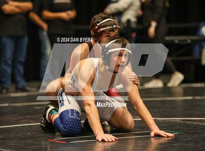 Thumbnail 3 in Roosevelt Invitational photogallery.