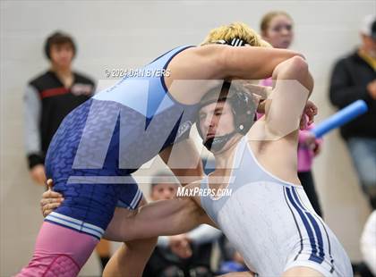 Thumbnail 3 in Roosevelt Invitational photogallery.