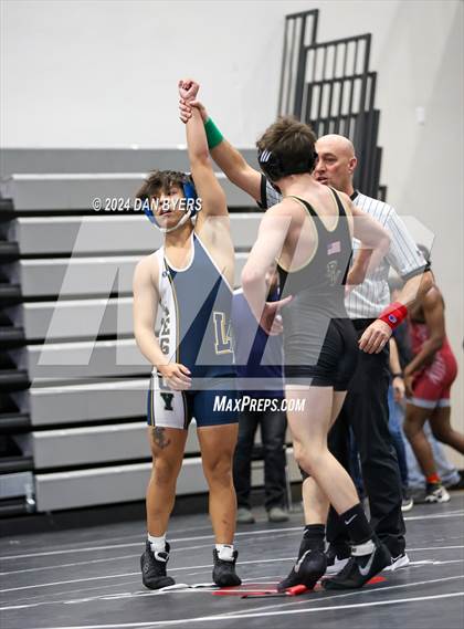 Thumbnail 2 in Roosevelt Invitational photogallery.