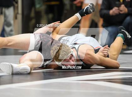 Thumbnail 3 in Roosevelt Invitational photogallery.