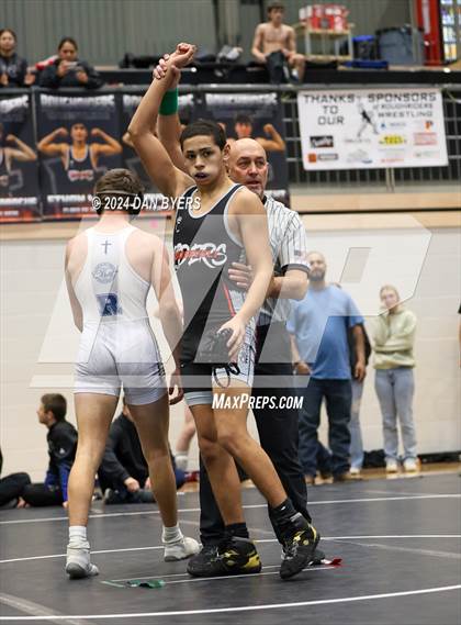 Thumbnail 3 in Roosevelt Invitational photogallery.