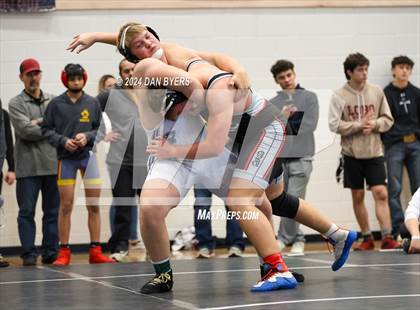 Thumbnail 1 in Roosevelt Invitational photogallery.