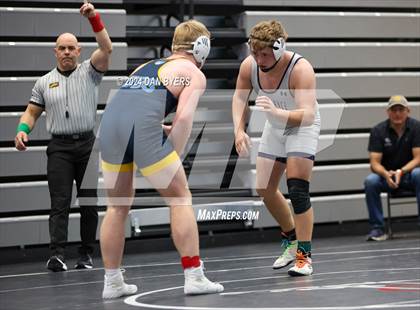 Thumbnail 3 in Roosevelt Invitational photogallery.