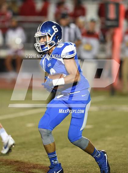 Thumbnail 3 in Miamisburg vs. La Salle (OSHSAA Division 2 Regional Final) photogallery.
