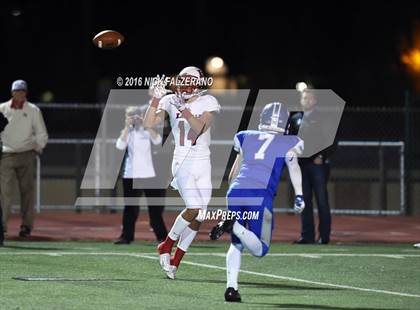 Thumbnail 2 in Miamisburg vs. La Salle (OSHSAA Division 2 Regional Final) photogallery.