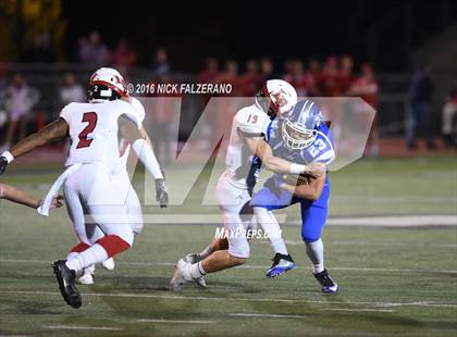 Thumbnail 3 in Miamisburg vs. La Salle (OSHSAA Division 2 Regional Final) photogallery.