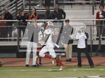 Thumbnail 1 in Miamisburg vs. La Salle (OSHSAA Division 2 Regional Final) photogallery.