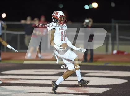 Thumbnail 3 in Miamisburg vs. La Salle (OSHSAA Division 2 Regional Final) photogallery.