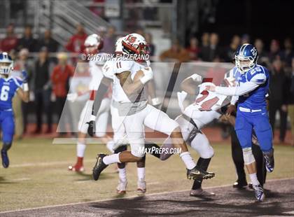 Thumbnail 3 in Miamisburg vs. La Salle (OSHSAA Division 2 Regional Final) photogallery.