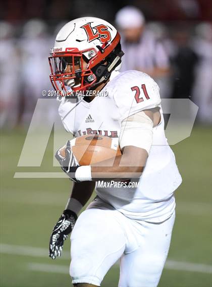 Thumbnail 3 in Miamisburg vs. La Salle (OSHSAA Division 2 Regional Final) photogallery.