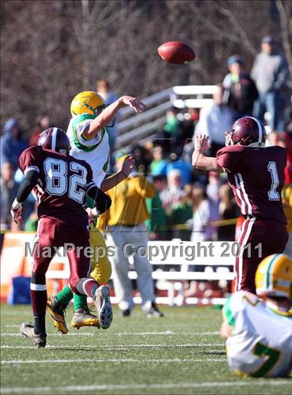 Thumbnail 3 in Clinton vs Leicester (MIAA Division 5 Central Final) photogallery.