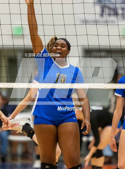 Thumbnail 3 in Bakersfield Christian vs. Stockdale (CIF-CS D2 Final) photogallery.