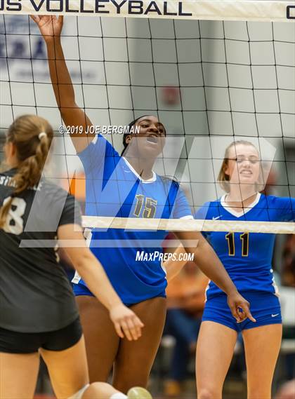 Thumbnail 1 in Bakersfield Christian vs. Stockdale (CIF-CS D2 Final) photogallery.
