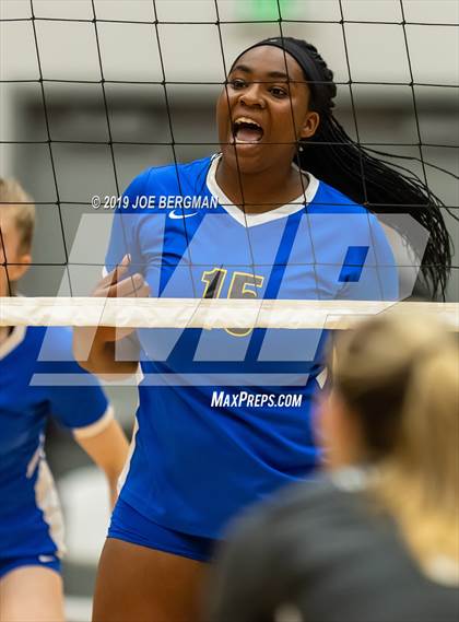Thumbnail 2 in Bakersfield Christian vs. Stockdale (CIF-CS D2 Final) photogallery.