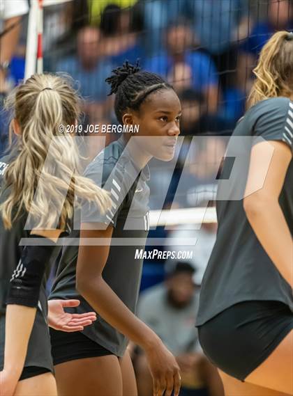 Thumbnail 2 in Bakersfield Christian vs. Stockdale (CIF-CS D2 Final) photogallery.