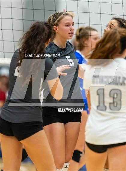 Thumbnail 3 in Bakersfield Christian vs. Stockdale (CIF-CS D2 Final) photogallery.
