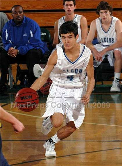 Thumbnail 3 in Catalina Foothills vs. Mission Prep (MaxPreps Holiday Classic) photogallery.