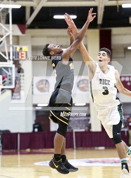 Thumbnail 3 in McQuaid Jesuit vs. Rice Memorial (Spalding Hoophall Classic) photogallery.