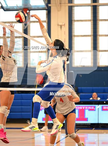 Thumbnail 3 in Windsor @ Tamalpais photogallery.