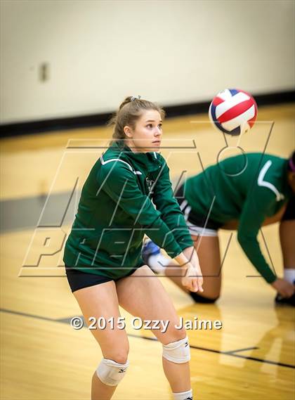 Thumbnail 2 in MacArthur vs Incarnate Word photogallery.