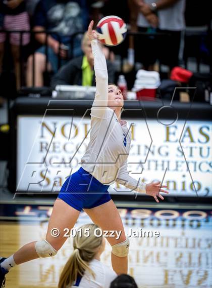 Thumbnail 2 in MacArthur vs Incarnate Word photogallery.