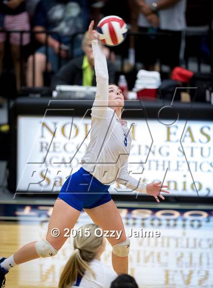 Thumbnail 1 in MacArthur vs Incarnate Word photogallery.