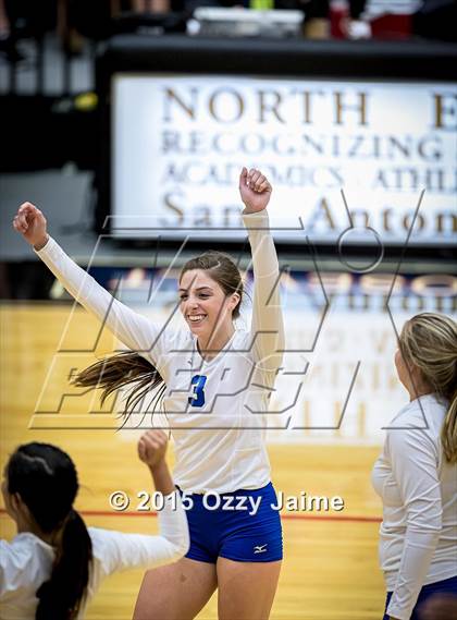 Thumbnail 3 in MacArthur vs Incarnate Word photogallery.