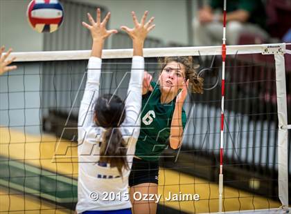 Thumbnail 2 in MacArthur vs Incarnate Word photogallery.